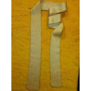 1940s 1950s VINTAGE ANTIQUE WORMSER ~ MENS CROCHET KNIT TIE ~ GOLD YELLOW ~ 50"